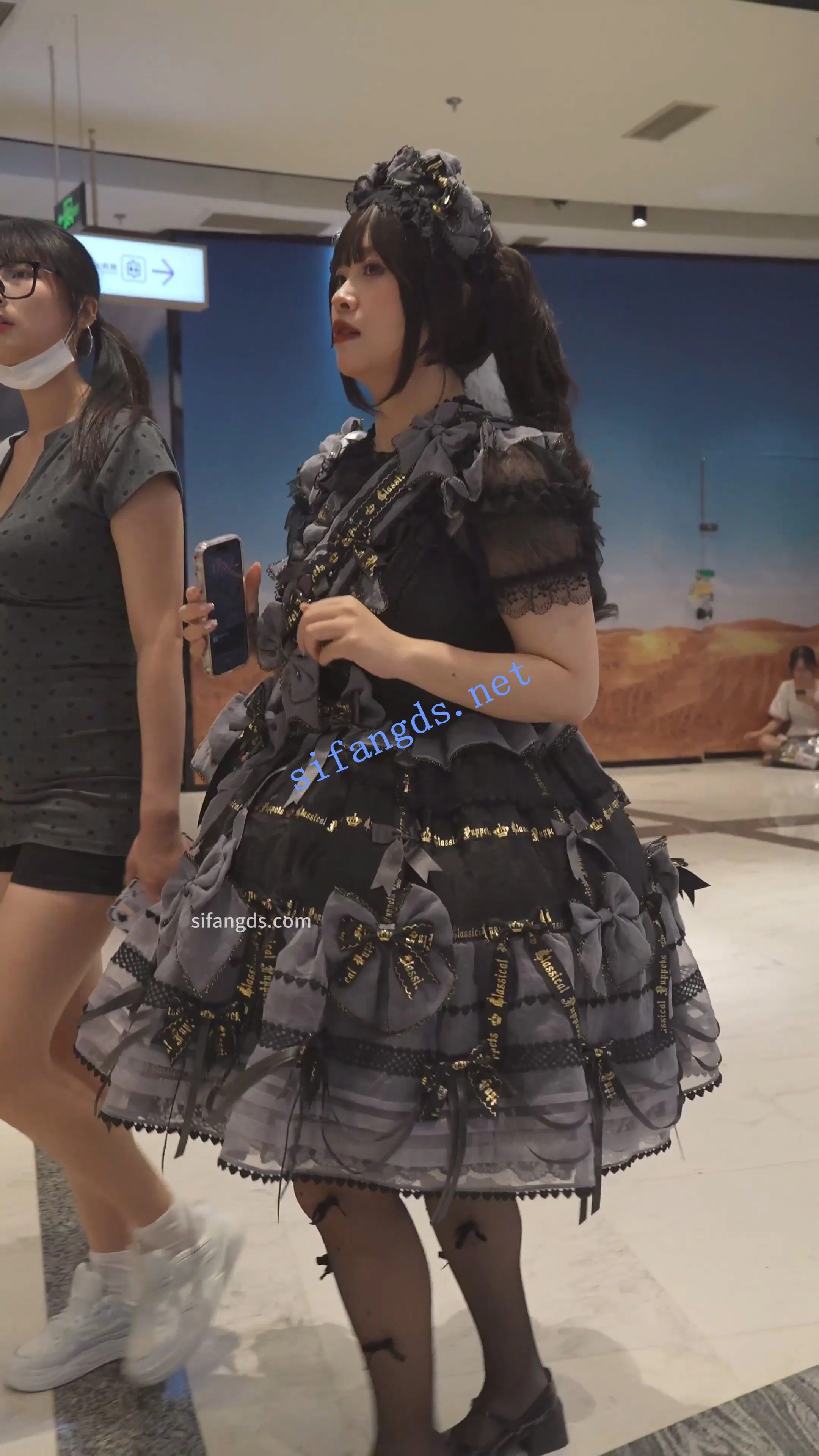 (BC-AA-549)花纹黑丝lo裙美女..透明圆点内前后拍露屁股缝