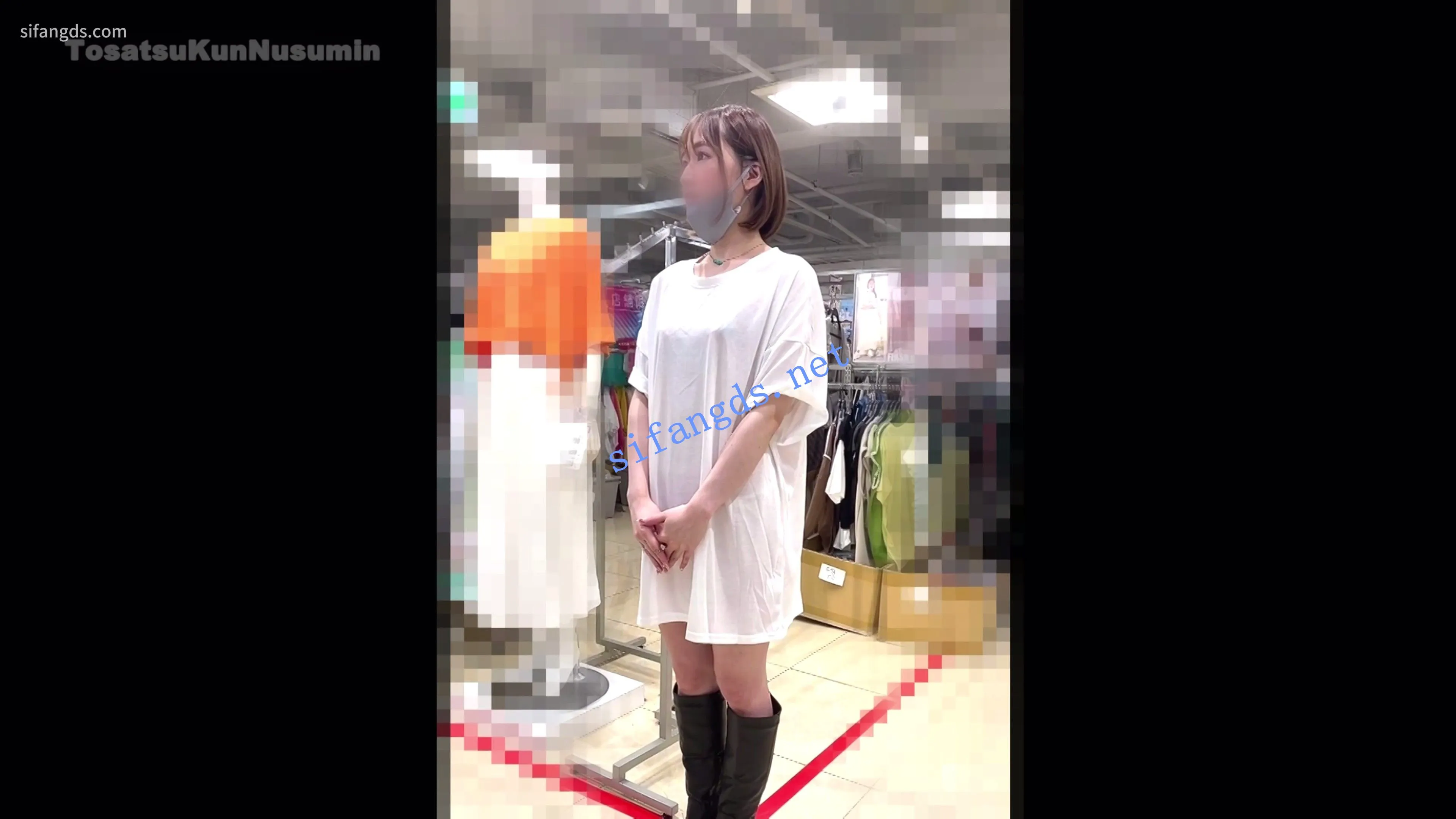 【日产精选】135美女店员透明内衣丁字裤直接T恤上班被CD