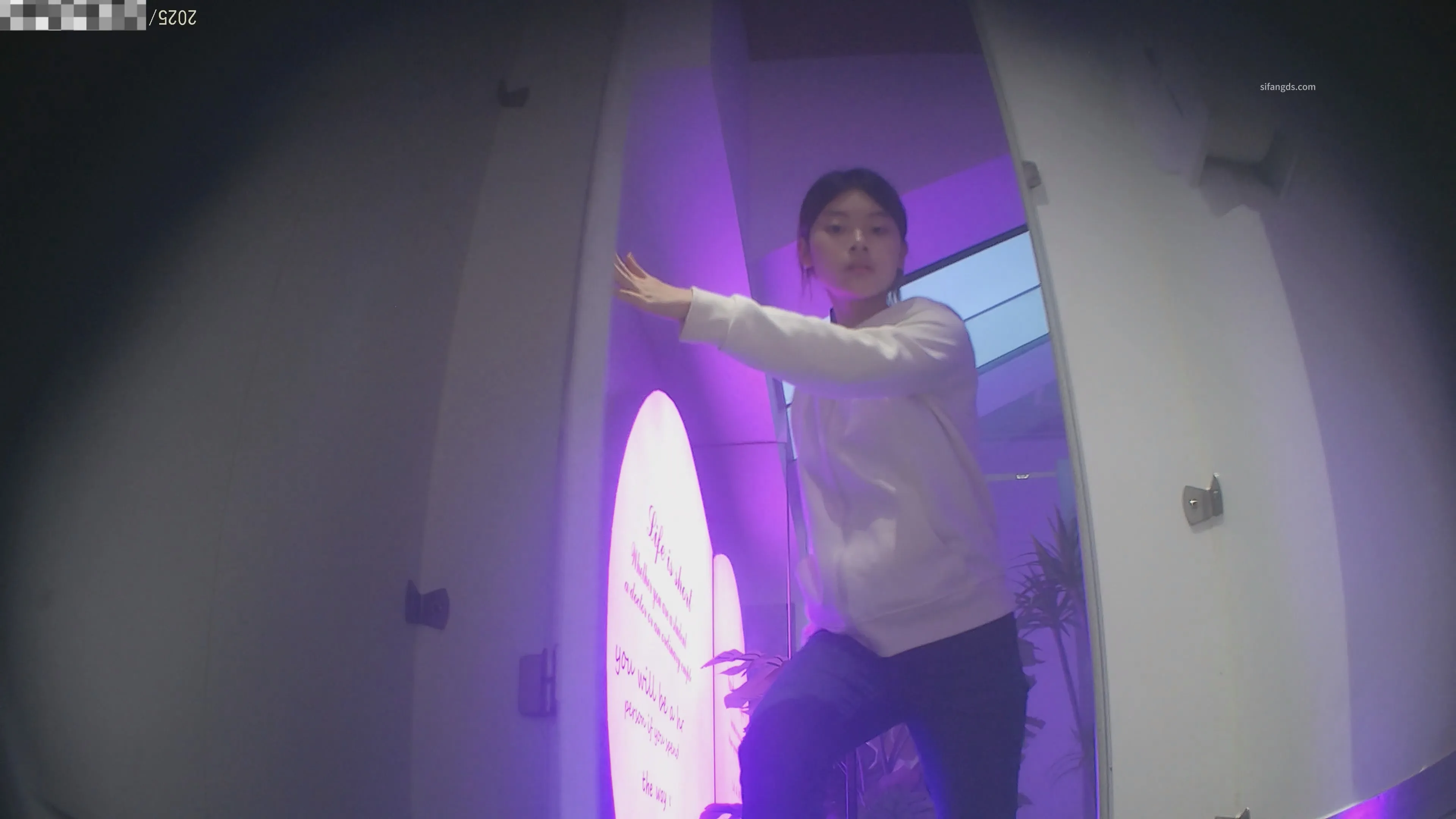 十月新流出商场女厕后拍❤️美女尿尿再遇极品乖巧学妹入厕阴唇大得像吊着一坨屎